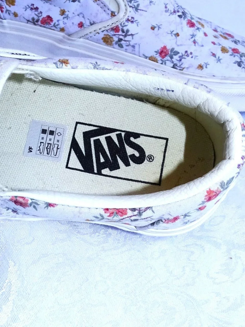 Vans White Floral Pattern Slip Ons 7.5